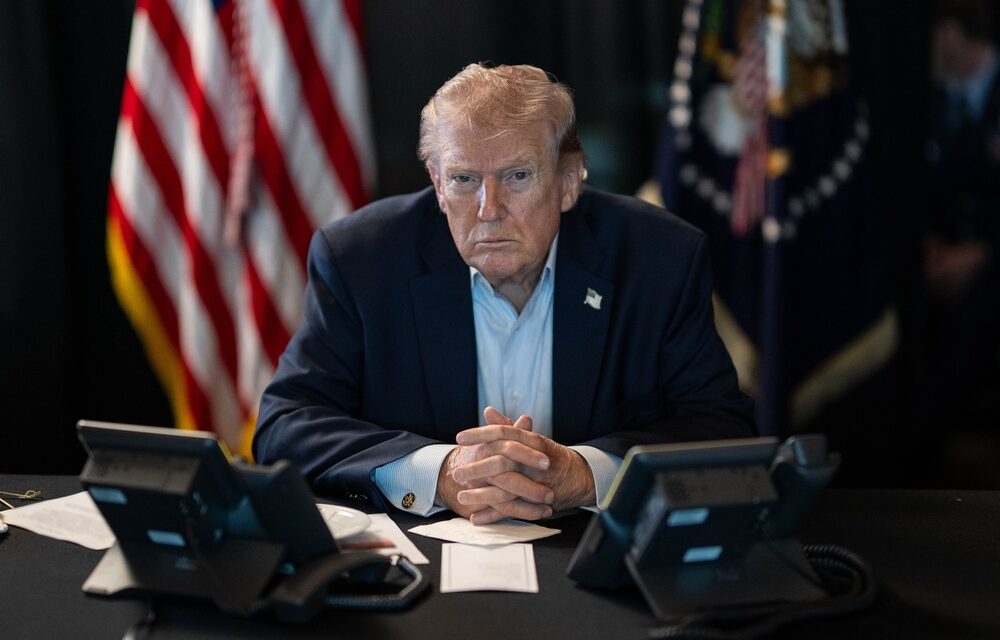 Trump annuncia dazi del 100%