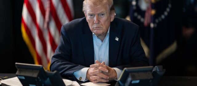 Trump annuncia dazi del 100%