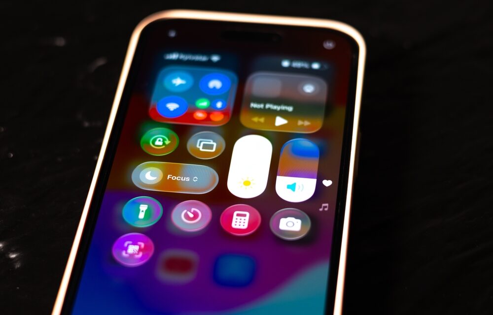 Screenshot di Siri AI su iOS 27