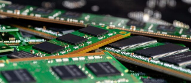 Aumento dei prezzi dei kit di memoria GDDR6 e GDDR7 per GPU RTX