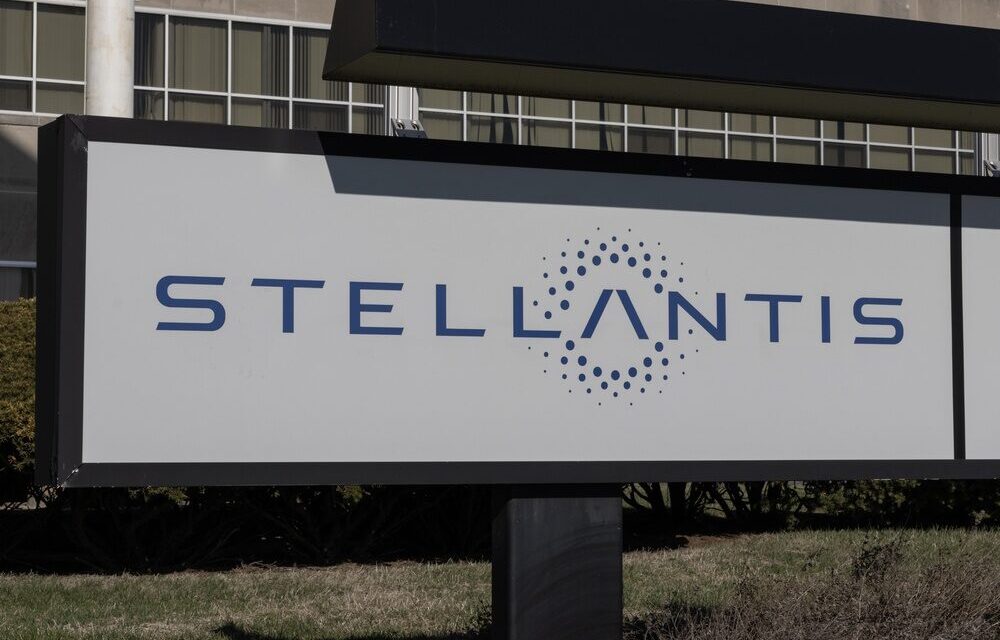 Logo Stellantis