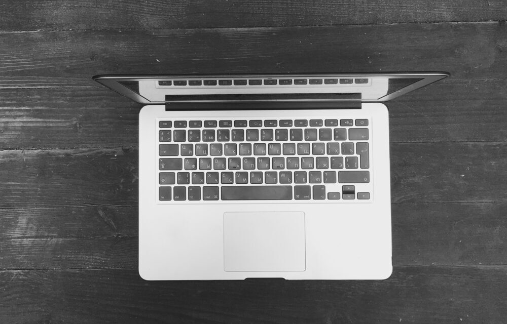 MacBook OLED in fase di test