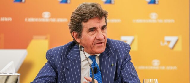 Urbano Cairo durante la presentazione dei palinsesti di La7