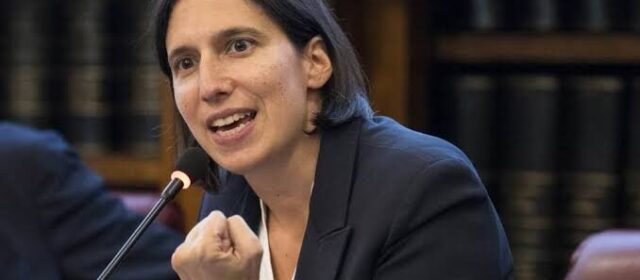Elly Schlein durante un evento politico