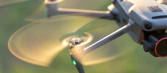 Droni in azione per la consegna di defibrillatori