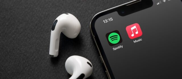 Logo di Apple Music e Spotify