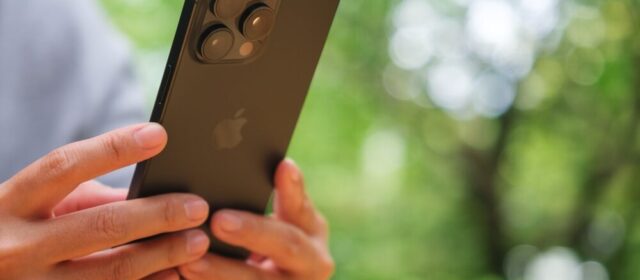 Animazione iPhone Duo su Galaxy Z Fold 8