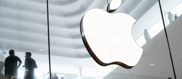 John Ternus e Tim Cook di Apple