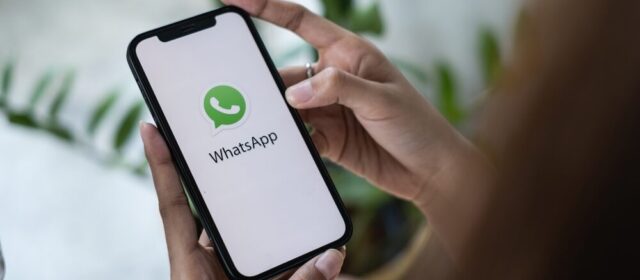Screenshot della nuova scheda 'Tu' di WhatsApp su iOS